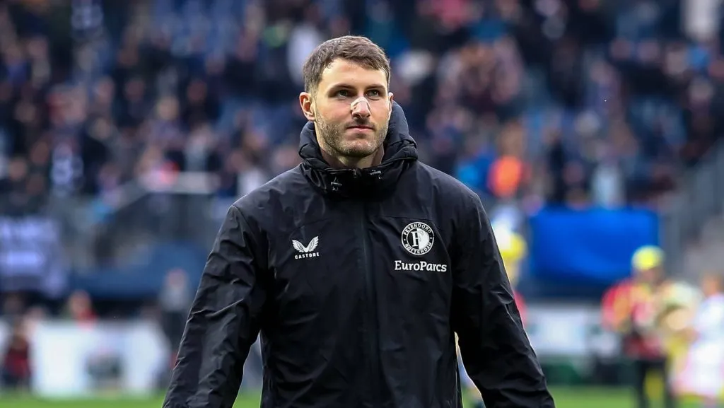 Santiago Giménez escuchará propuestas en el próximo mercado de fichajes (IMAGO)