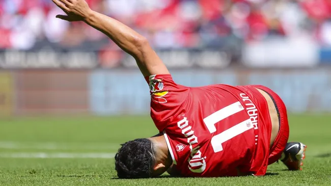 No es el primer problema físico de Maxi Araujo en Toluca [Foto: Getty Images]