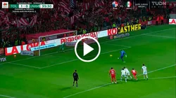 Pumas otra vez sufrió un penal en contra por el VAR