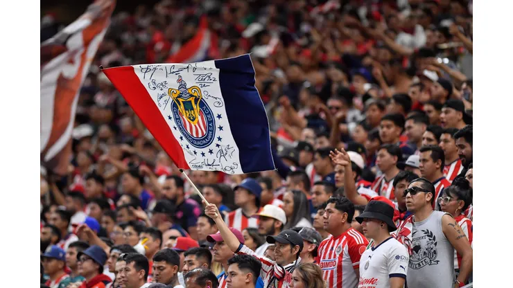 Chivas está muy cerca de cerrar un millonario contrato