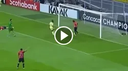 La polémica celebración de Julián Quiñones contra Alan Mozo en el América vs. ChivasLa polémica celebración de Julián Quiñones contra Alan Mozo en el América vs. Chivas