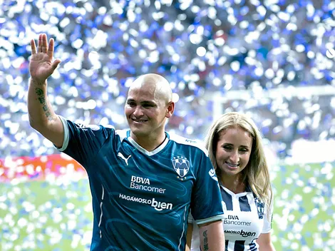 Con 42 años Chupete Suazo, ex Rayados, sigue rompiendo redes