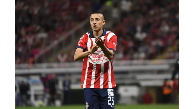 Roberto Alvarado conviritó pero su gol fue anulado