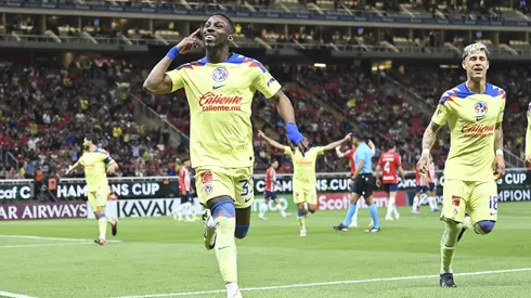 Julián Quiñones le volvió a convertir a las Chivas