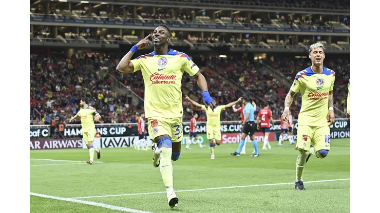 Julián Quiñones le volvió a convertir a las Chivas