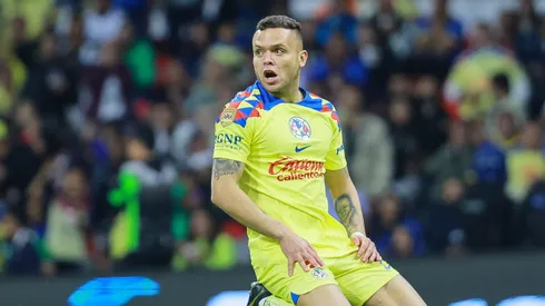 El América y una dura determinación con Jonathan Rodríguez.