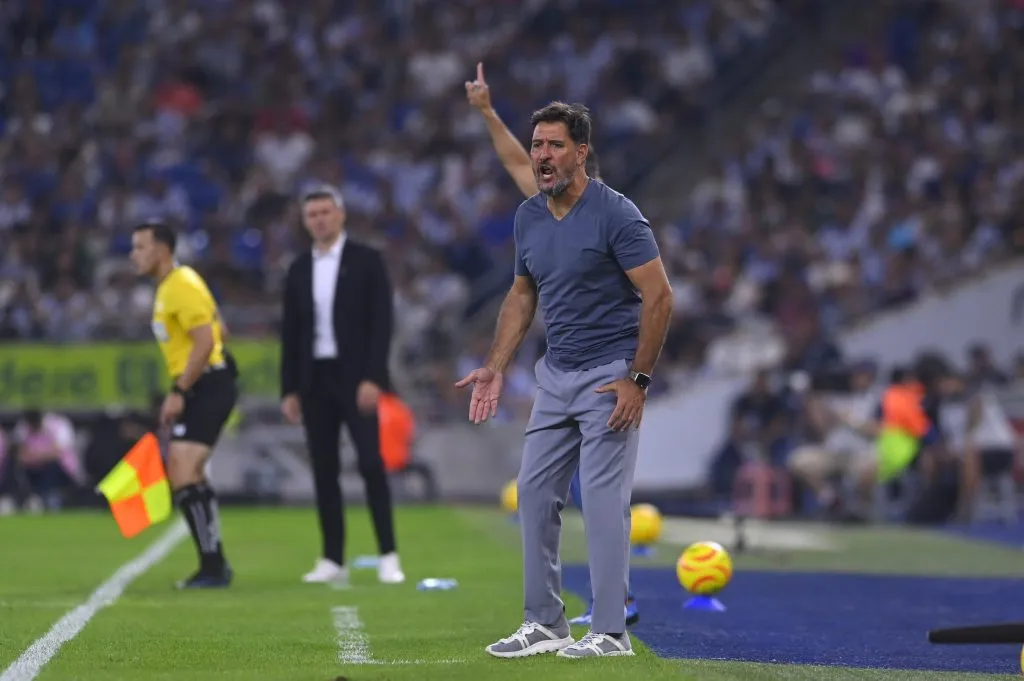 Gustavo Lema durante el juego de Pumas ante Rayados (Imago7)