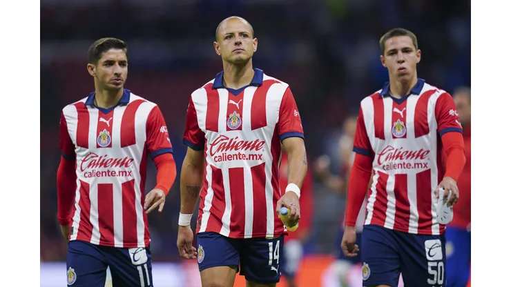 Javier Hernández da la cara ante comentario de un crítico