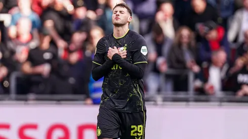 Santi Giménez cortó con la sequía goleadora