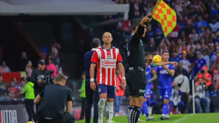 Chicharito Hernández será titular en Chivas