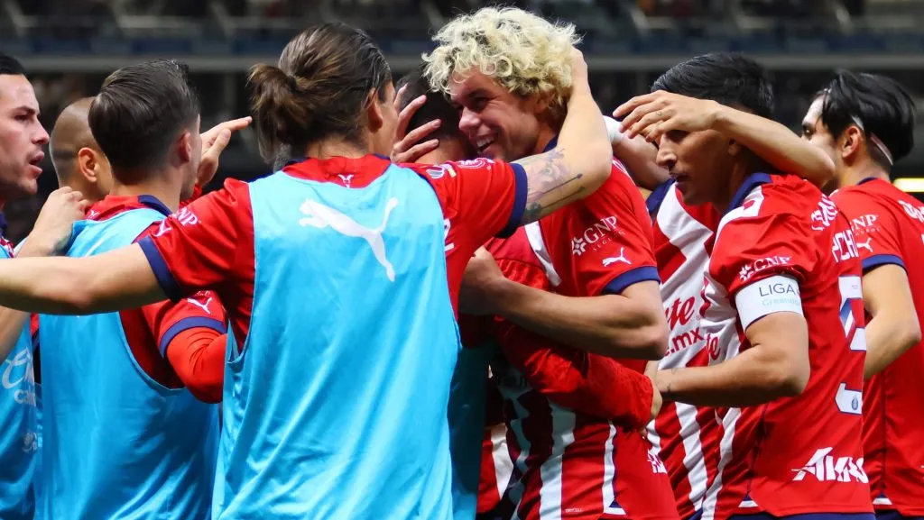 Chivas se enfrenta a Cruz Azul con dos bajas