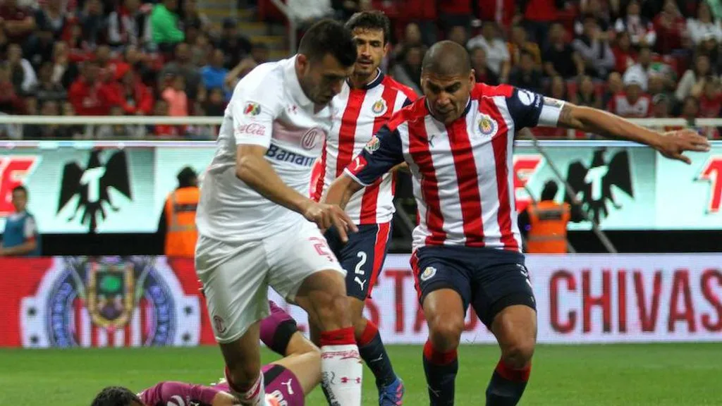 Toluca y Chivas, en su último cruce eliminatorio: semis del Clausura 2017 [Foto: Liga MX]