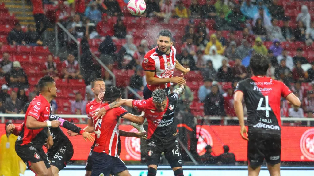 Atlas quiere cortarle la posibilidad de acceso directo a la Liguilla a Chivas