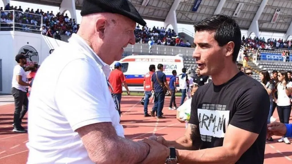 Matías Alustiza junto a Manuel Lapuente.