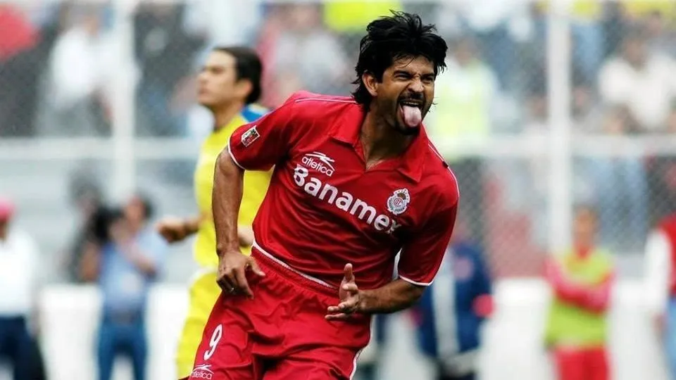 José Saturnino Cardozo, la gran figura del Torneo Apertura 2002 [Foto: Toluca FC]