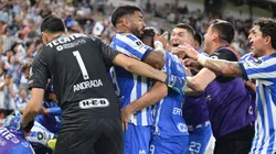 Los jugadores de Monterrey celebran una conquista,