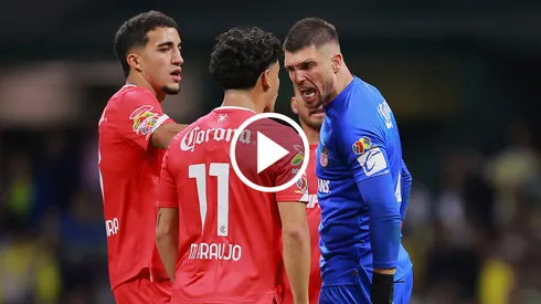 Araujo y Volpi, cara a cara en pleno encuentro.