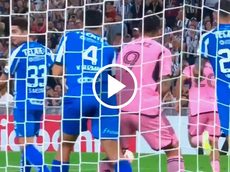 La jugada en la que Luis Suárez casi lesiona a Víctor Guzmán