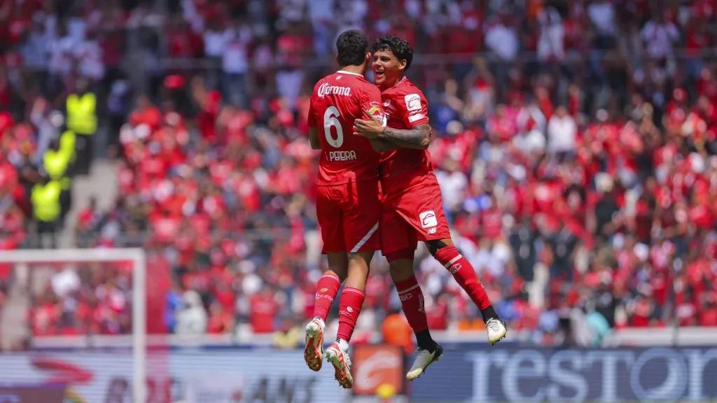 El festejo de Maxi Araujo tras el gol del 4-1 sobre Atlas [Foto: Getty]