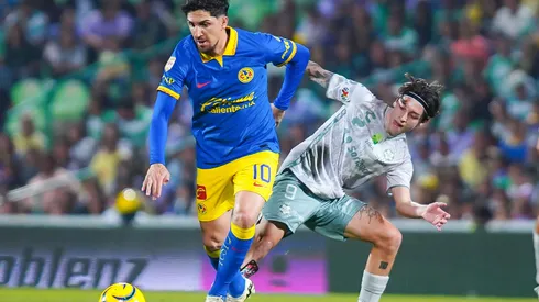 Diego Valdés y Jordan Carrillo fueron captados platicando tras el juego entre Santos y América