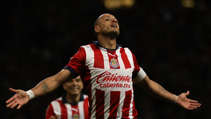 Chicharito Hernández volvió al gol con Chivas