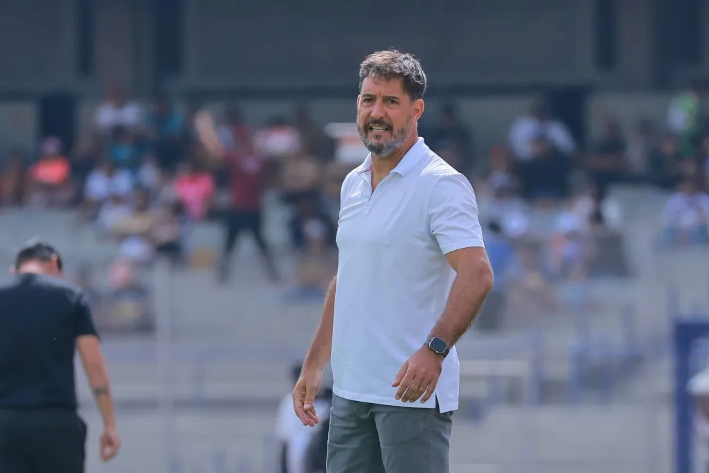 Gustavo Lema es muy criticado por el momento que vive Pumas (Imago7)