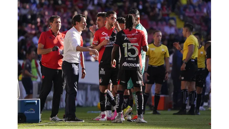 Beñat San José recibe apoyo de sus jugadores