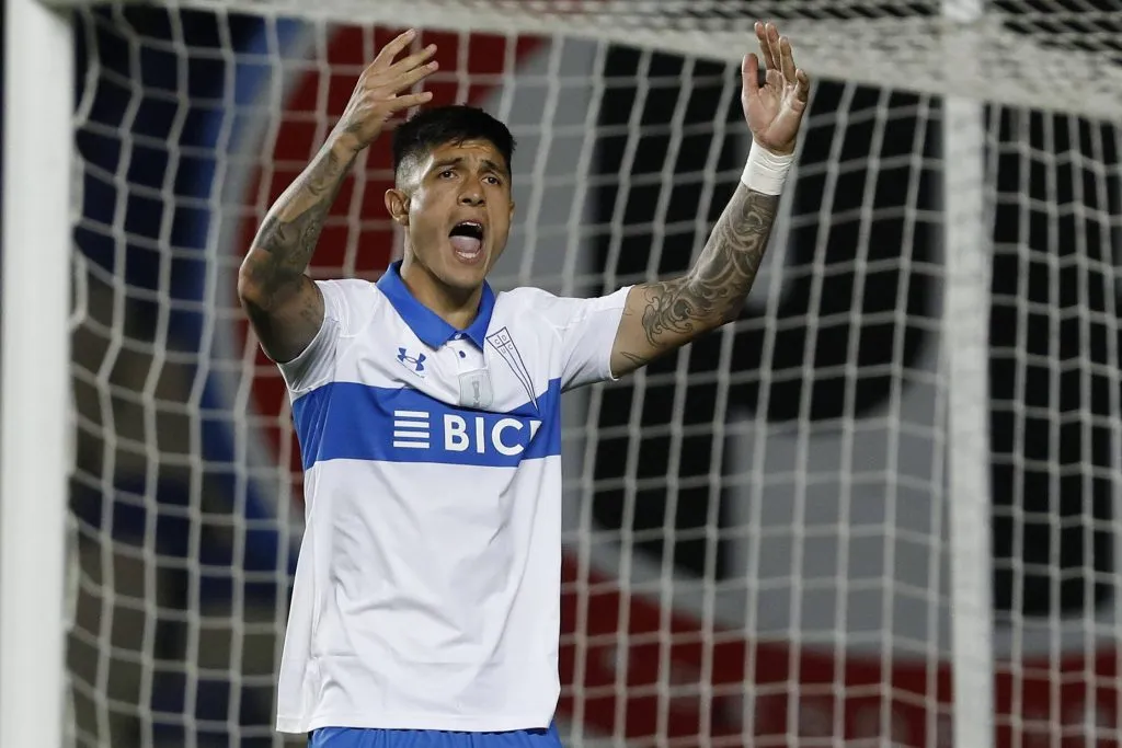 Huerta se consagró tricampeón del futbol chileno en Universidad Católica. (Imago)