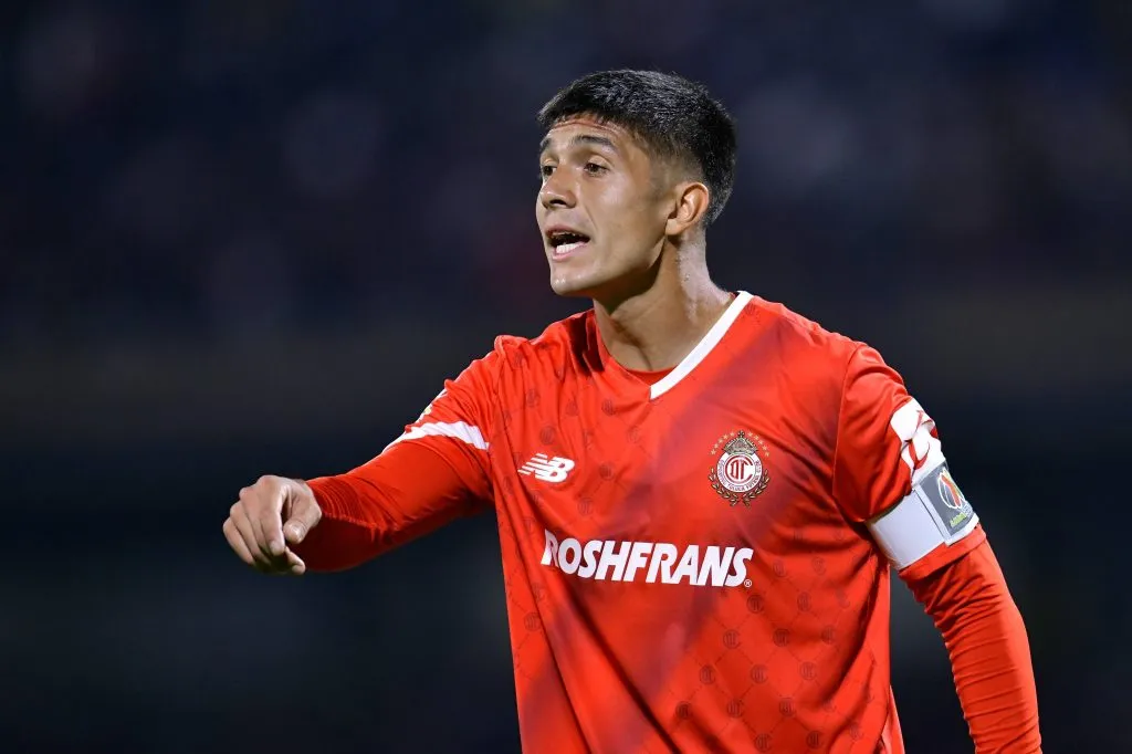 Valber Huerta podría regresar a la Universidad Católica a préstamo por una año y con opción de compra. (Imago)