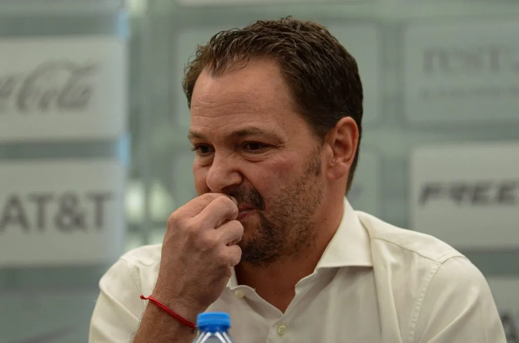 Santiago Baños protagonizó un curioso momento con Tato Noriega. (Imago)