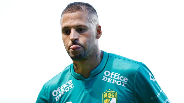Nicolás López debe decidir su futuro este verano.
