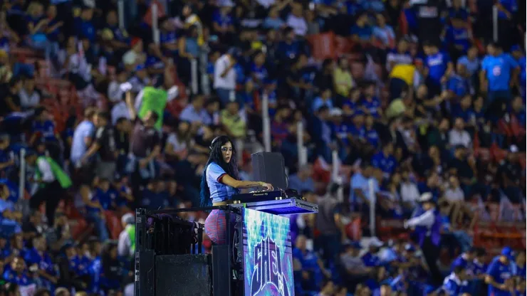 Los aficionados mostraron su pasión por el futbol.