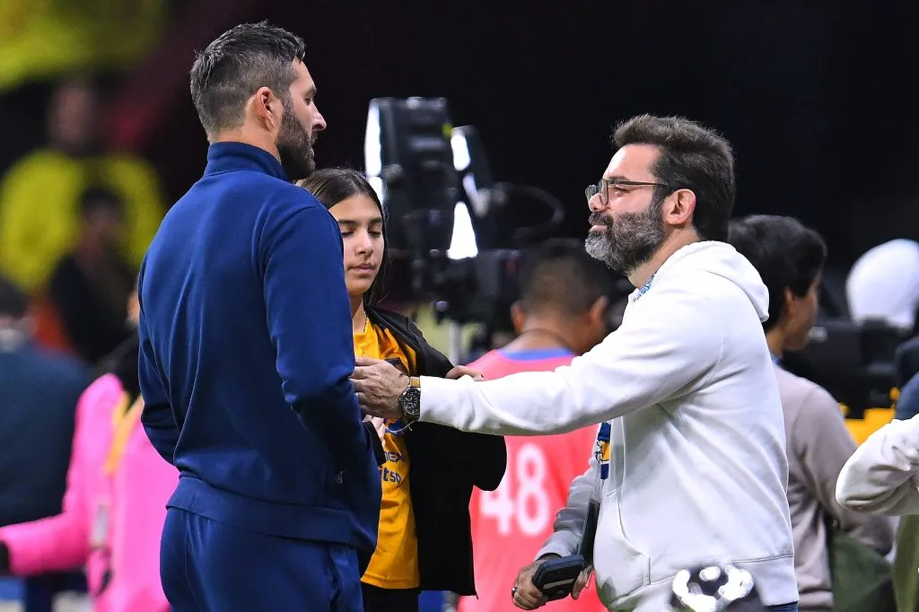 Mauricio Doehner junto a André-Pierre Gignac durante la final del Apertura 2023. (Imago)