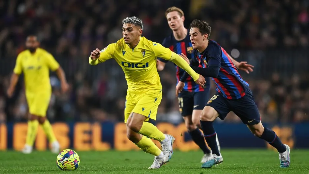 Braian Ocampo jugando para Cádiz en LaLiga, ante FC Barcelona [Foto: Getty]