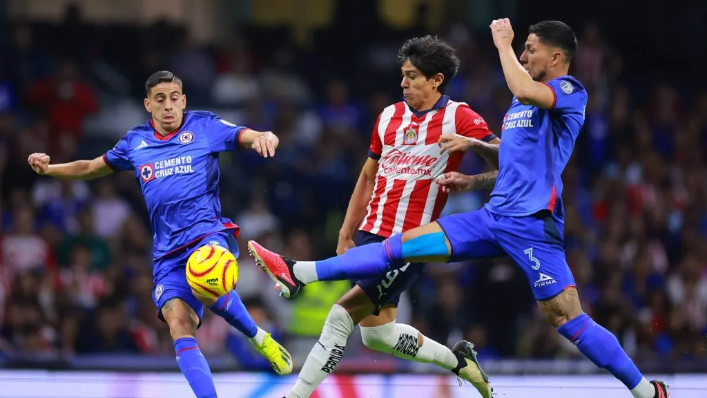 José Macías tiene tres ofertas para salir de Chivas [Foto: Getty Images]