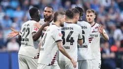 Los jugadores de Bayer Leverkusen celebran el gol.