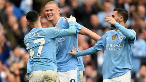 Haaland, junto a Foden y Silva en Manchester City.