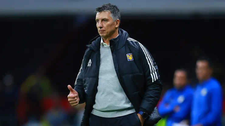 Robert Siboldi continúa como DT de Tigres.