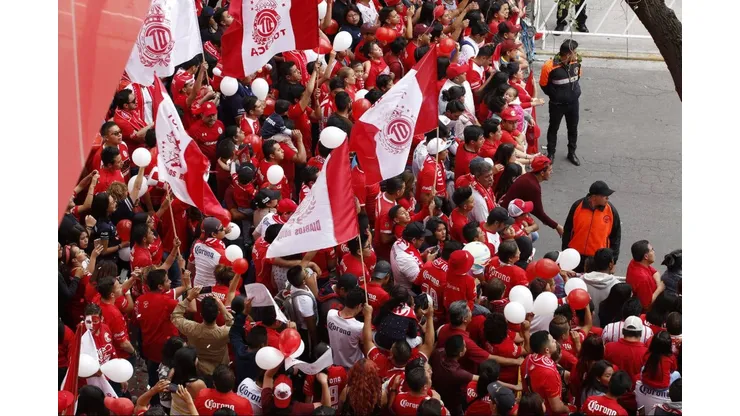 Los fanáticos choriceros esperan el duelo ante Chivas.