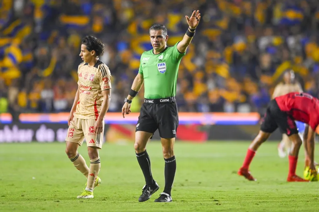 Fernando Hernández dirigirá el Clásico Regio 137 (Imago7)