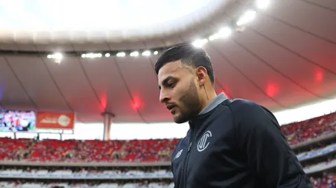 Alexis Vega no se inmutó ante el clima hostil de la cancha.