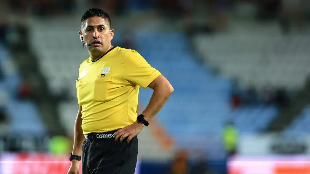 Oscar Mejía dirigió más de diez veces a cada equipo [Foto: Getty Images]