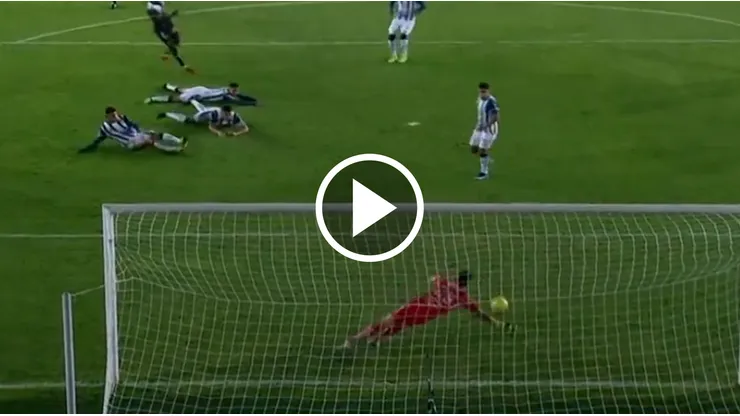 Video: la impresionante atajada de Carlos Moreno para Pachuca frente a Necaxa