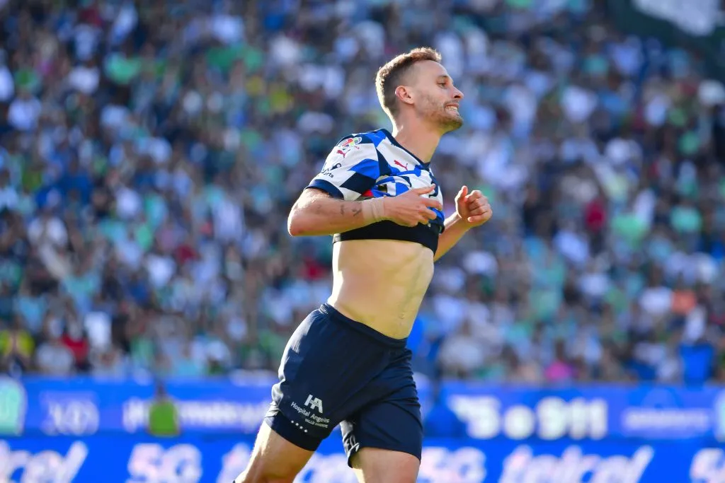 Sergio Canales no se entrenó este domingo con el grupo y generó preocupación (Imago7)