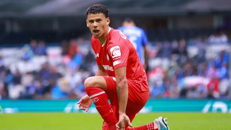 Maximiliano Araujo, tentado por el futbol europeo.