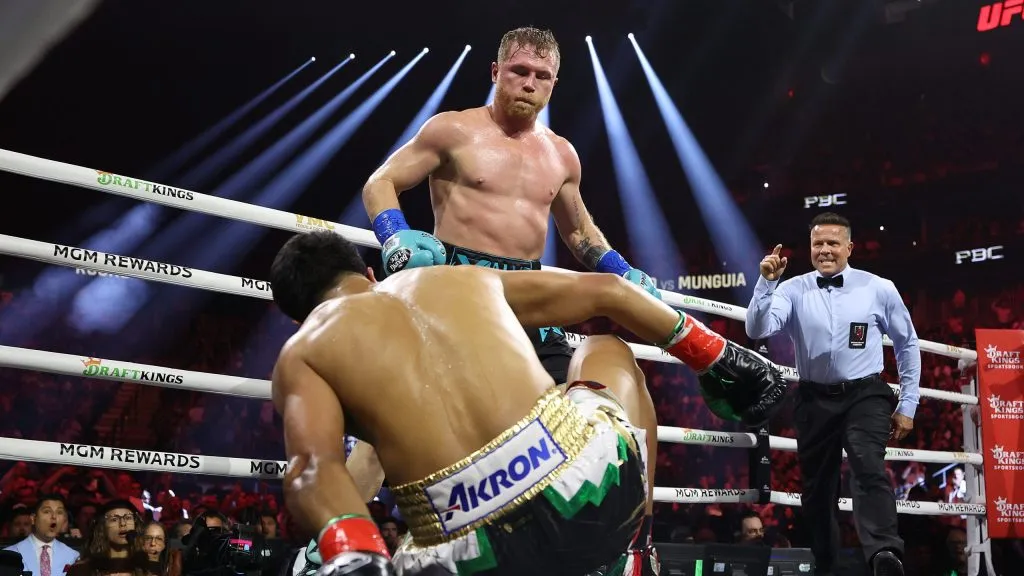 Saúl Álvarez le ganó a Jaime Munguía por unanimidad [Foto: Getty Images]