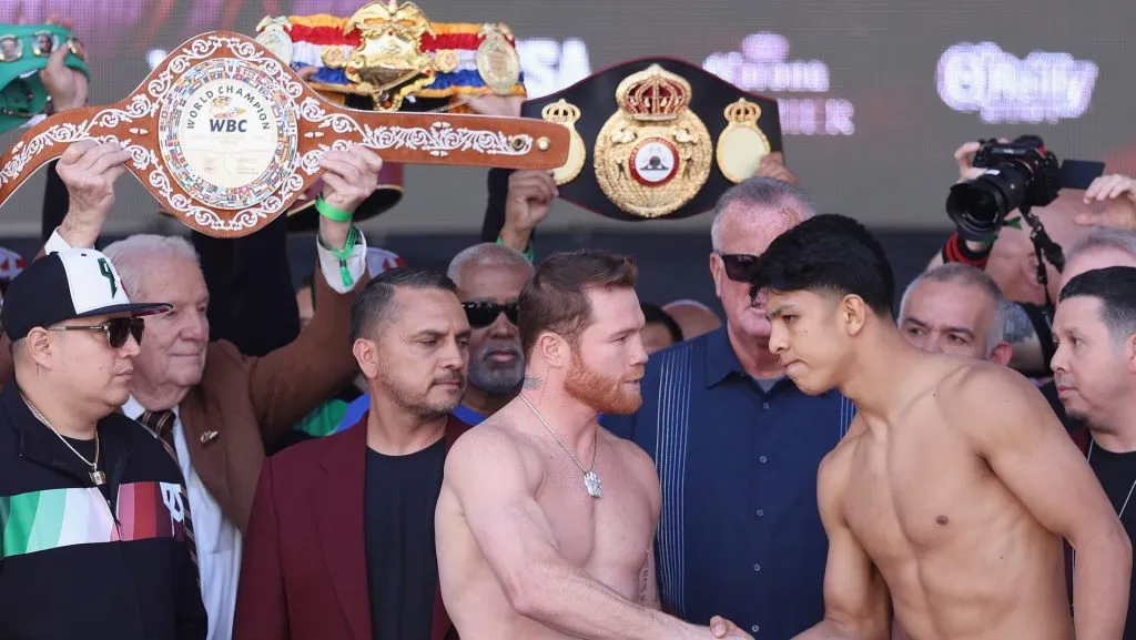 Canelo Álvarez y Jaime Munguía pusieron mucho en juego (Getty)