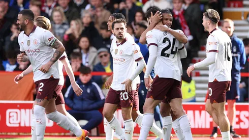 Los futbolistas de Manchester City celebran un gol.