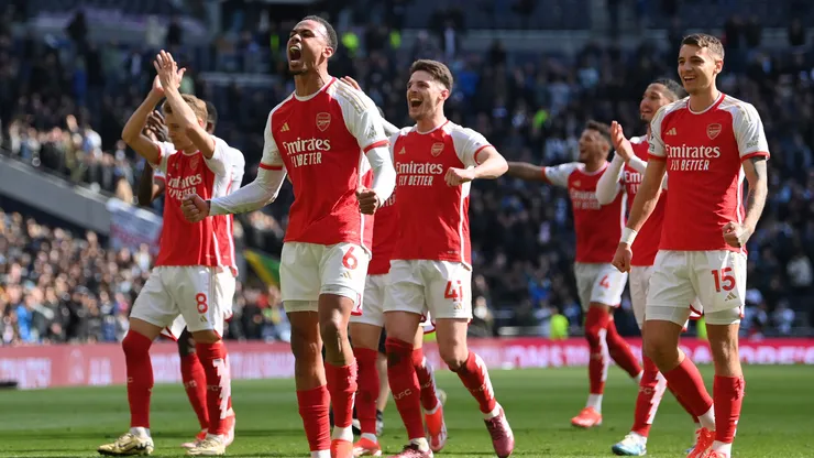 Los jugadores de Arsenal, a puro festejo.