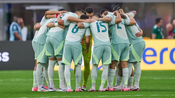 Los jugadores de México antes del partido contra Venezuela.